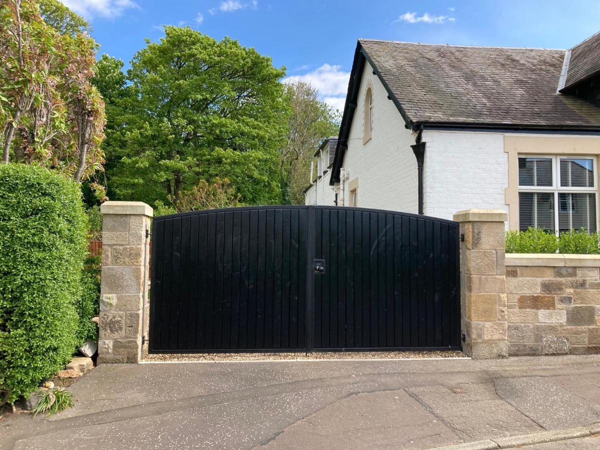 Islay House,Comfortable Home With Private Garden, Pencaitland, East Lothian, Scotland Exterior photo